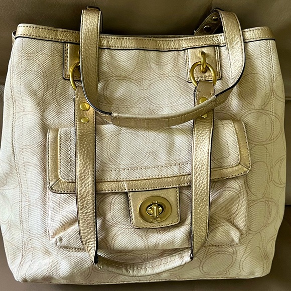 - Authentic Coach Signature Penelope Linen Tote/Purse. - Picture 1 of 16